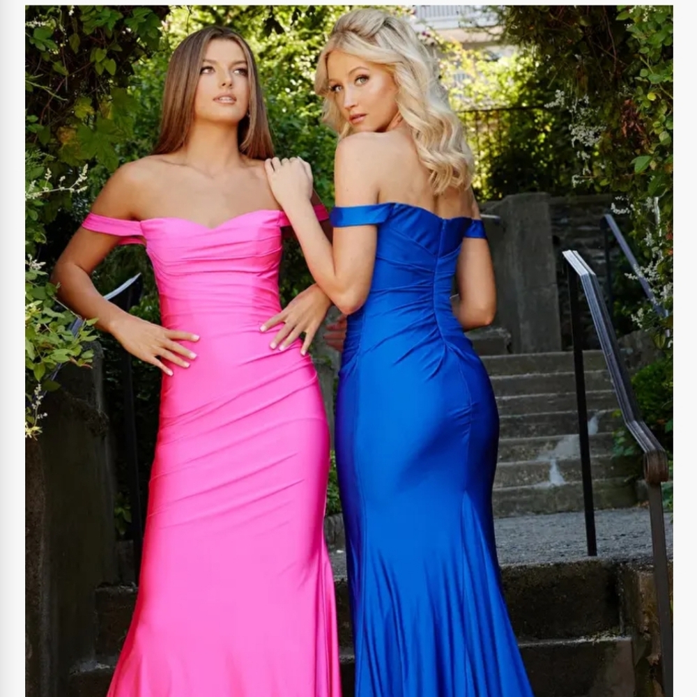 Jovani 07639 Fuschia size 4 Stunning